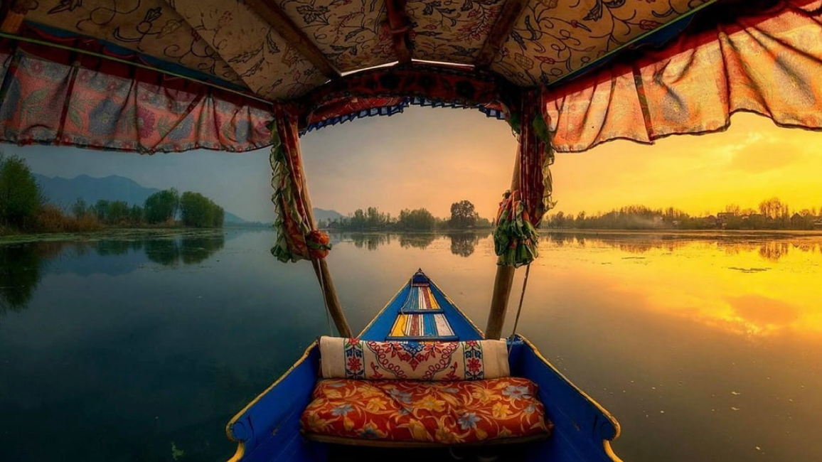 The Eagle of Dal Lake